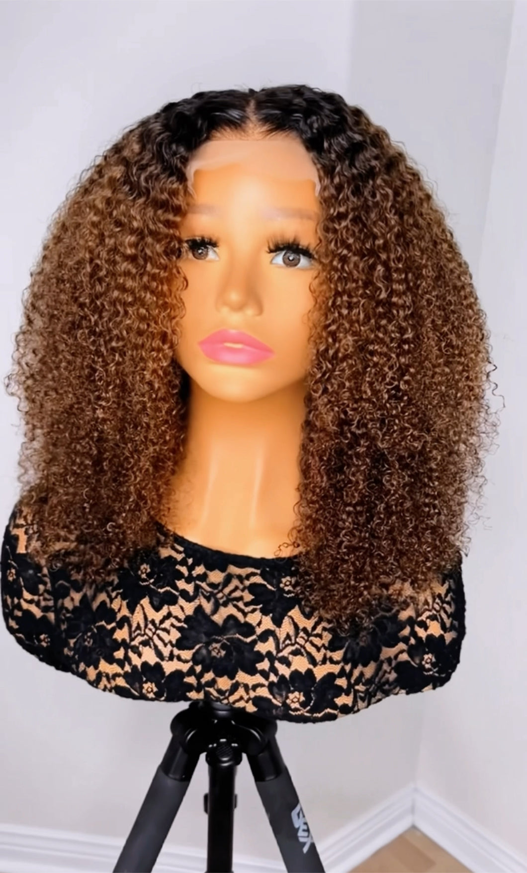 “Hunny” (4x4 closure wig)