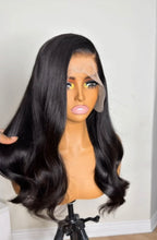 Load image into Gallery viewer, “Janice” (13x4 lace frontal wig)